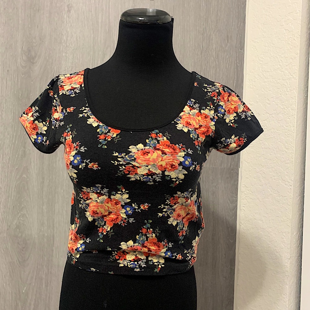 Forever 21 Flower crop top shirt